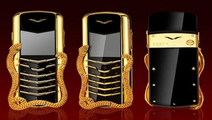 Vertu Signature Cobra