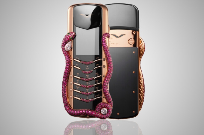 Vertu Signature Cobra